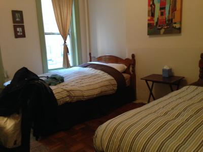 2つスーツケースを広げるとギリギリです