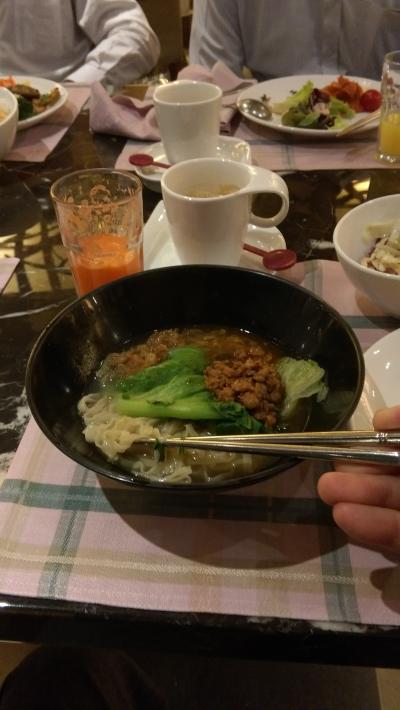 朝食バイキングのラーメン！