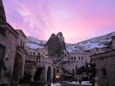 朝焼けの中のホテル