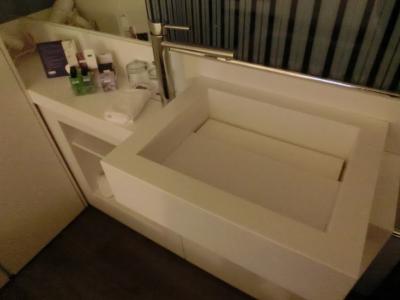 洗面台も洒落ている