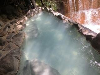 絶景の滝見露天風呂
