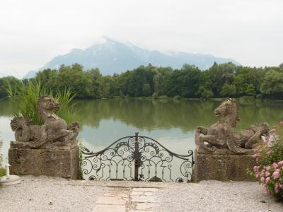 サウンド・オブ・ミュージックで使われた湖のあるお庭