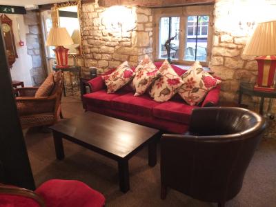 ラウンジが広い