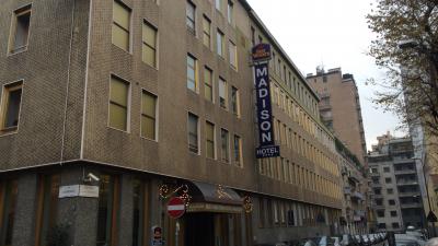 外観はご覧の通りちょっと古め。