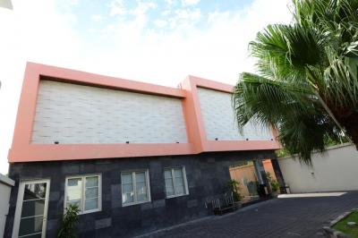 フロントの建物です