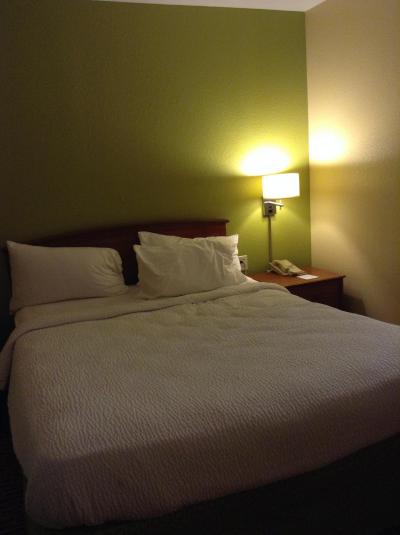 シンプルな寝室エリア