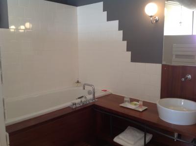 バスタブはとても清潔です