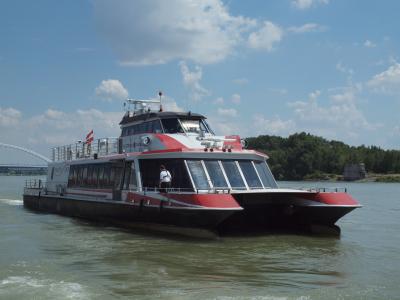 ウィーン - ブラチスラバ間はＴＷＩＮ ＣＩＴＹＬＩＮＥＲという高速船でドナウ川クルーズ気分