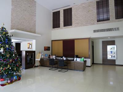 ロビー、とても簡素です 