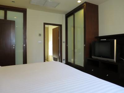 ベッドルーム隣りにバスルームがあります 