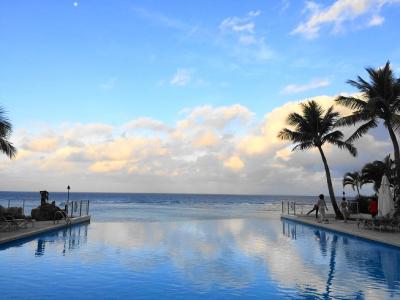 買い物にも便利でプールも良く便利なホテル