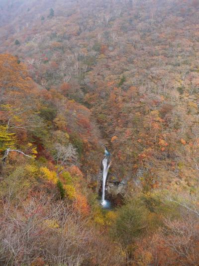 ＊駒止の滝＊ キレイな青！