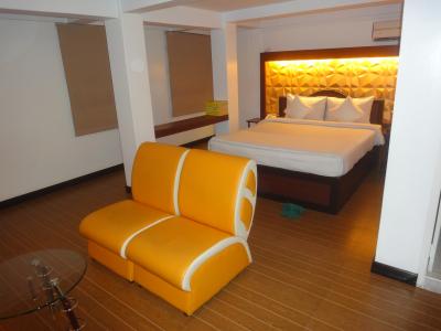 ずいぶん広い室内