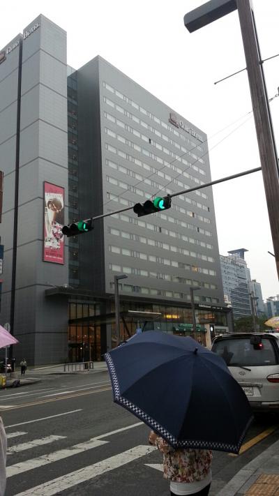 大通りに面しています