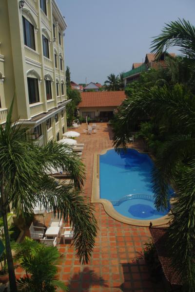 部屋からプール丸見え。いつもすいていました