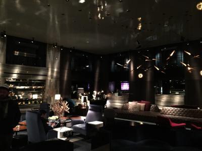 ロビーがスタイリッシュで高級なレストランのようです！