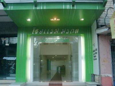 メインストリートからの入り口