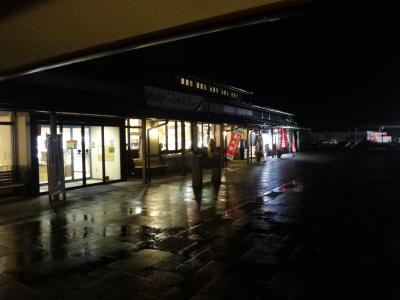 開放的な造りで買い物を。