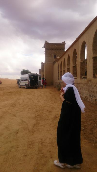 憧れの砂漠ツアーの玄関口