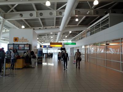 この国際空港には各航空会社のプレミアラウンジは無く、プライオリテー・パスのみが使えるエグゼクティブ・ラウンジがあります。