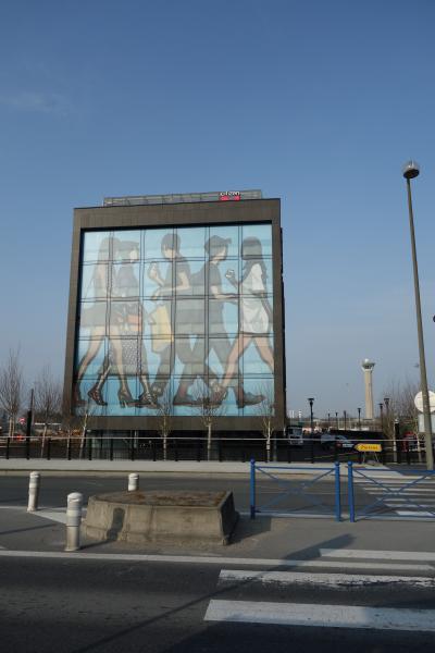 ターミナルからヒルトンの道案内に従って行くとつく