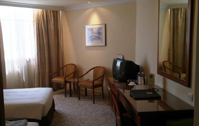 ミネラルウォーター付きでした。テレビはブラウン管。