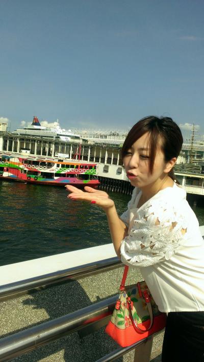 香港のビルを見ながら…