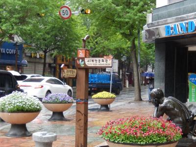 周辺に買物スポットはありませんが