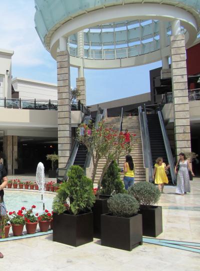 大型ショッピングセンターです。