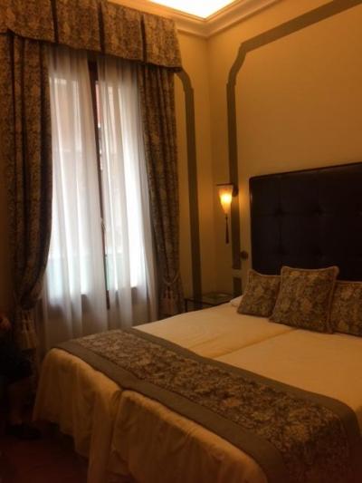 港に近い綺麗なホテル