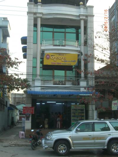 出来合いの総菜を選ぶｽﾀｲﾙのﾚｽﾄﾗﾝ