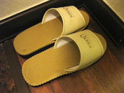 客室にはサンダル…使い捨てスリッパが良かったなぁ