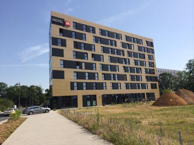 幾何学的な特長ある外観