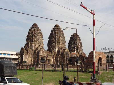 遺跡としての価値よりも猿に気をとられてしまいます。