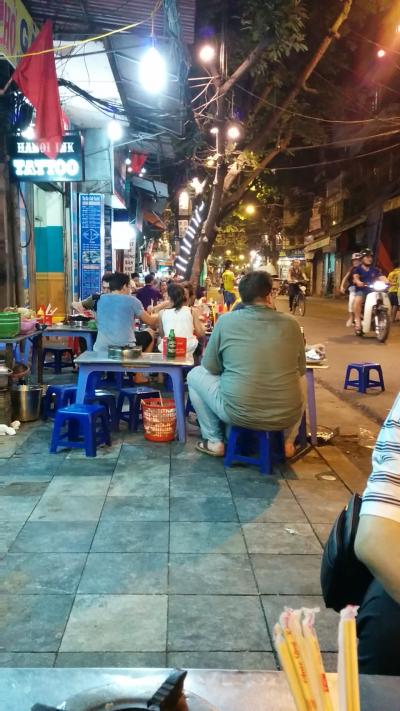 欧米バッグパッカーの溜まり場的ストリート