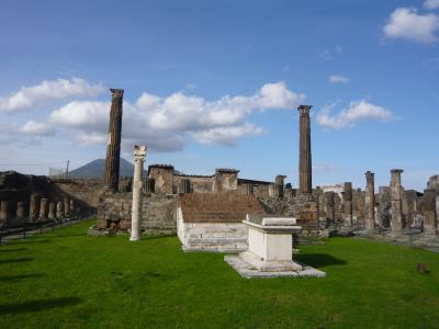 火山灰に埋もれたローマ時代の都市国家