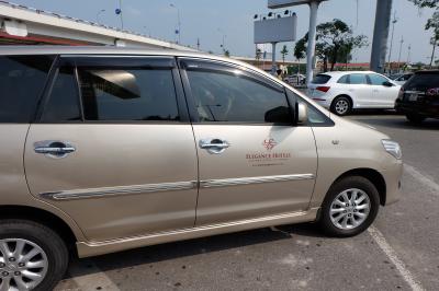 ノイバイ空港まで迎えに来てくれた車