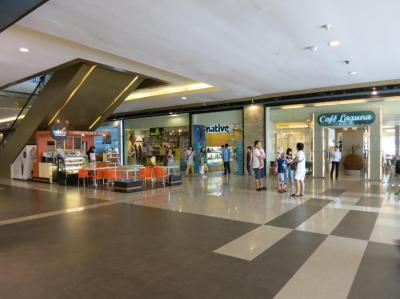 大きなシャッピングモール