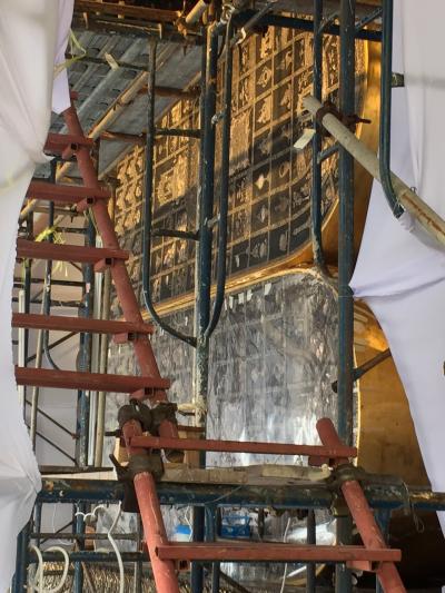 残念ながら涅槃像の足裏は補修工事中でした