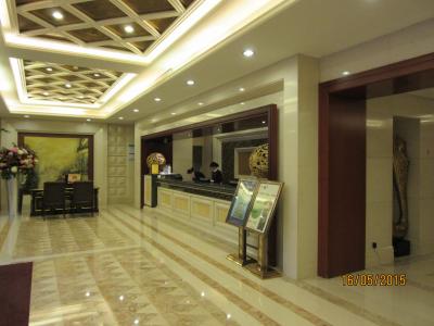 ホテルの受付カウンター