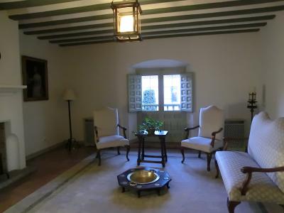 サロンがあちこちにあります