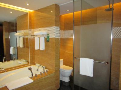 トイレ、バスタブ、シャワーがわかれている。」