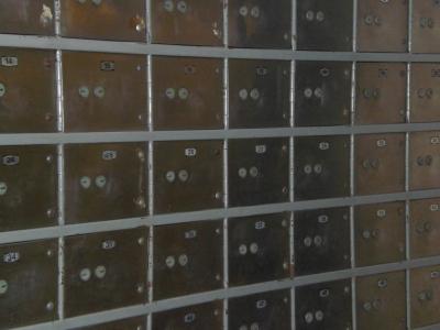 フロントのセーフティーボックスです。２つの鍵が無いと開きませ