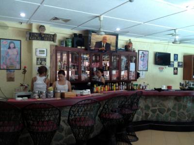 1階のレストランバー