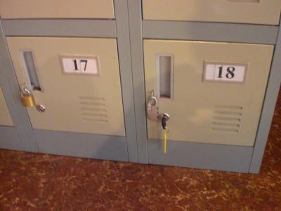 セーフティーボックスです。本来の鍵に、追加の鍵を付けました。