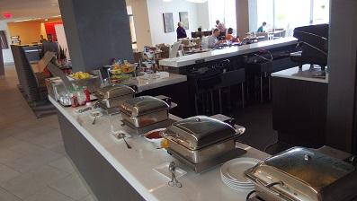 朝食は品数すくないのに8ドル！！