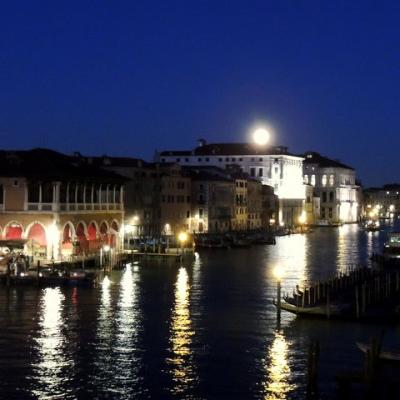 夜の景色もまた美しい