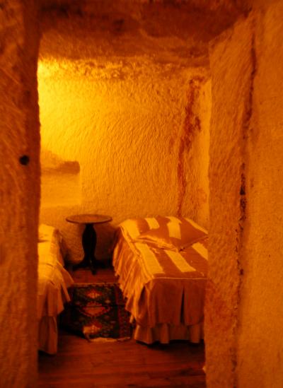 2つめの部屋　シングルベッドが２つ並んでいます。