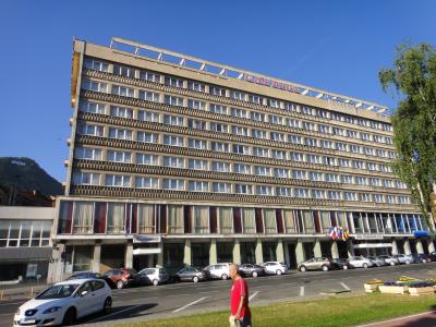 オフィスビルのような外観です。