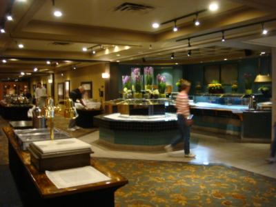 ２Fの朝食場所入り口。バフェスタイルです。